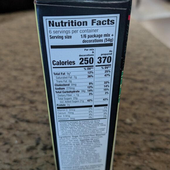 WICKED Mix To Reveal Vanilla Cupcake Kit - Picture 5 of 5